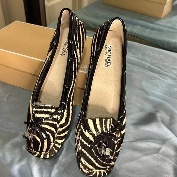 COPY - Michael Kors Amber printed haircalf moccasin 9.5M EUC worn once - Picture 5 of 7
